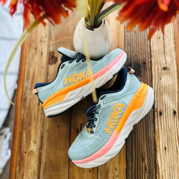 Hoka Shoes - Women’s 8.5 Hoka Bondi Tennis Shoes
